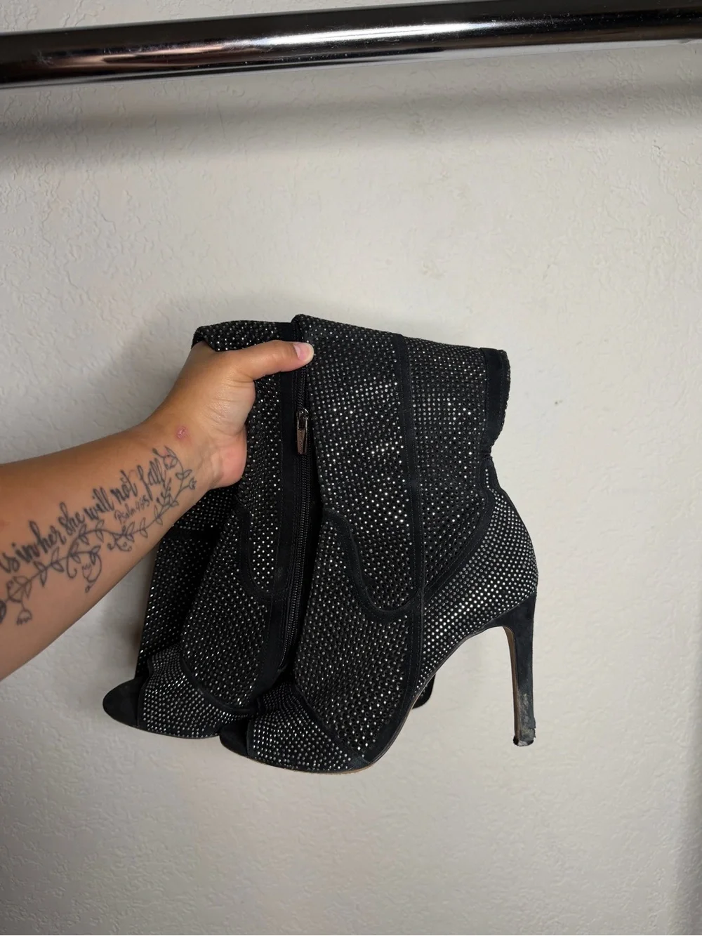 Vince Camuto dramatic over